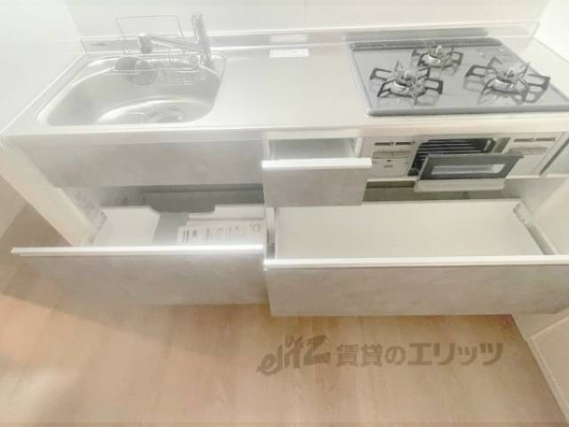キッチン　キッチン下部収納