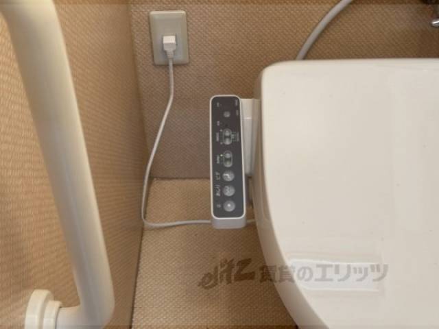 トイレ　ウォシュレット付き