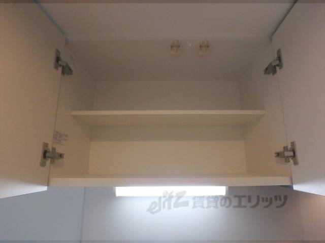 キッチン　上部収納