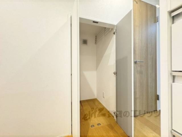 収納　キッチン横