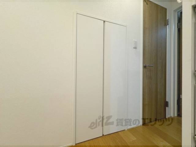 収納　キッチン横