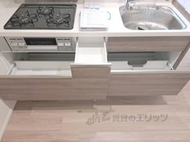 キッチン　収納