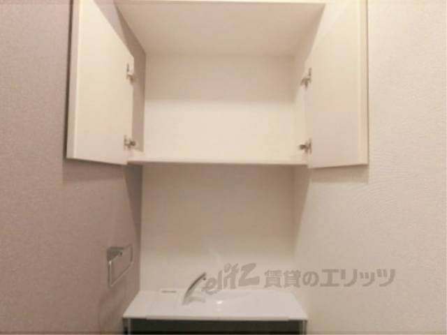トイレ　収納棚