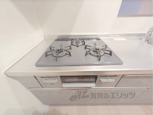 キッチン　ガス3口コンロ