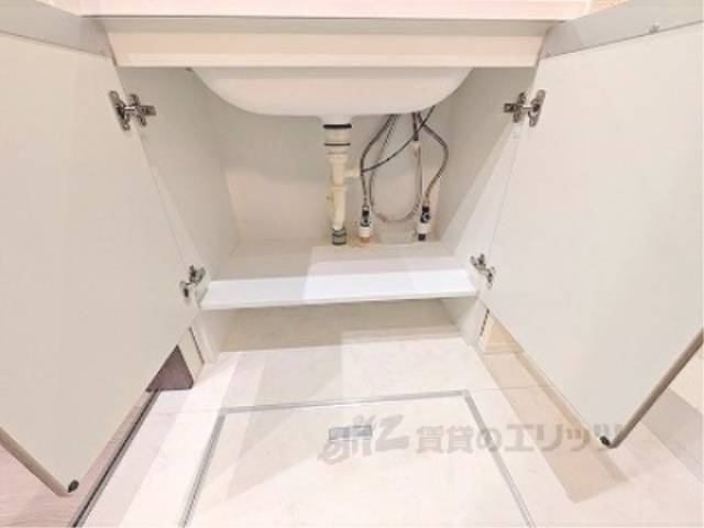 洗面所　洗面所下部収納