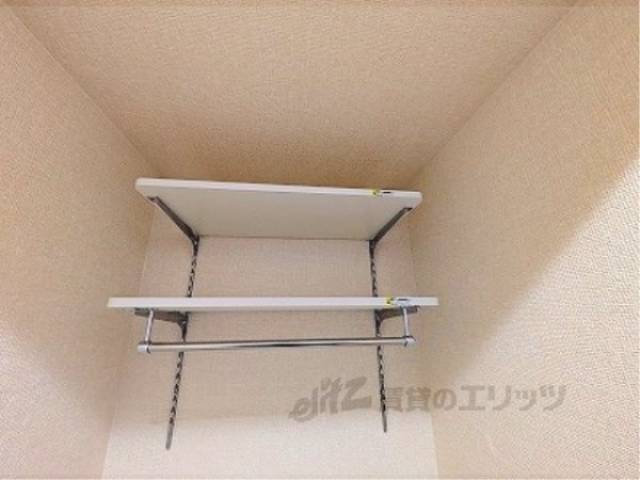 洗濯機置場　洗濯機置場上部棚