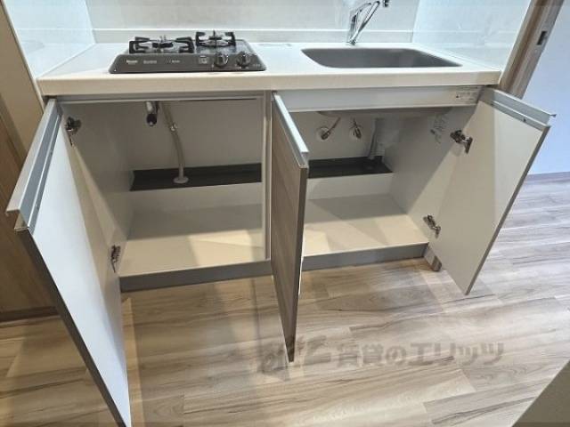 収納　キッチン下