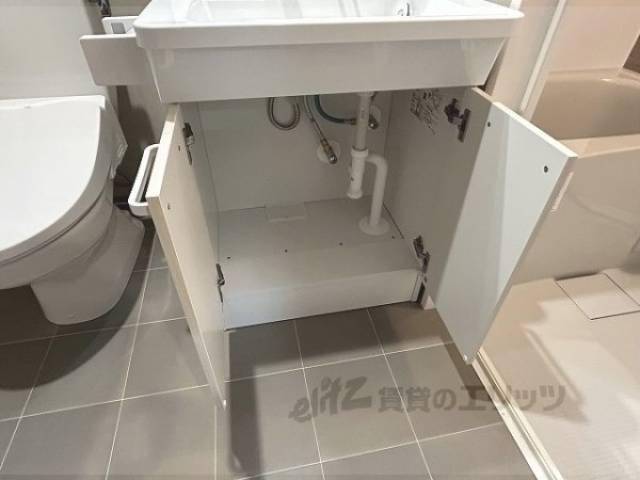 収納　洗面台下