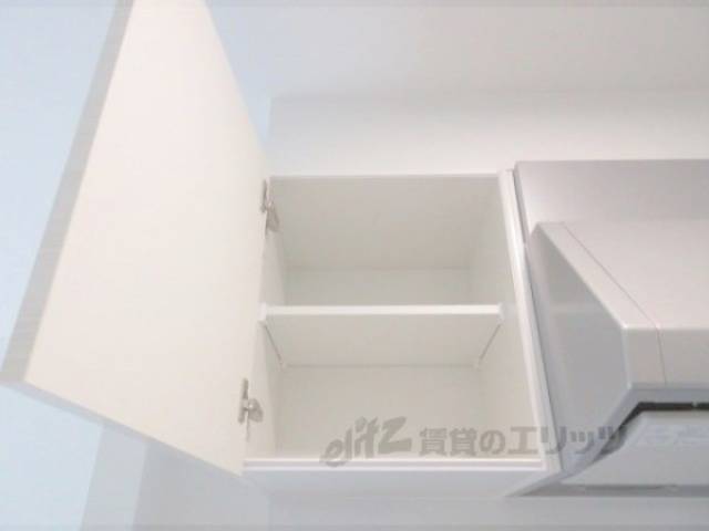 キッチン　上部収納