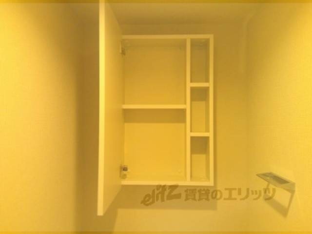 トイレ　上部収納