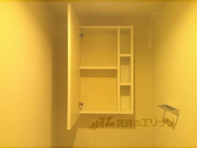 トイレ　上部収納