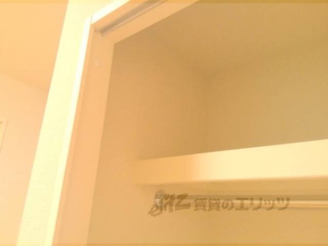 収納　棚、ハンガーラック付き