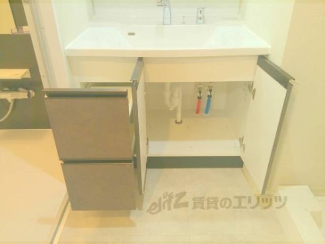 洗面所　下部収納