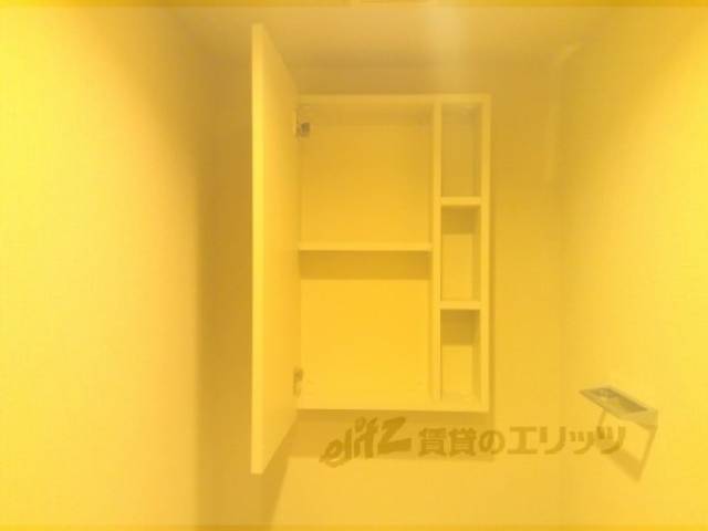 トイレ　上部収納