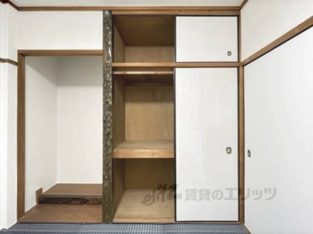 和室　収納