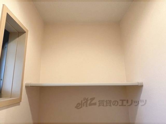 トイレ　物置