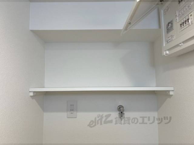 洗濯機置場　上部棚