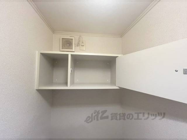 トイレ　棚
