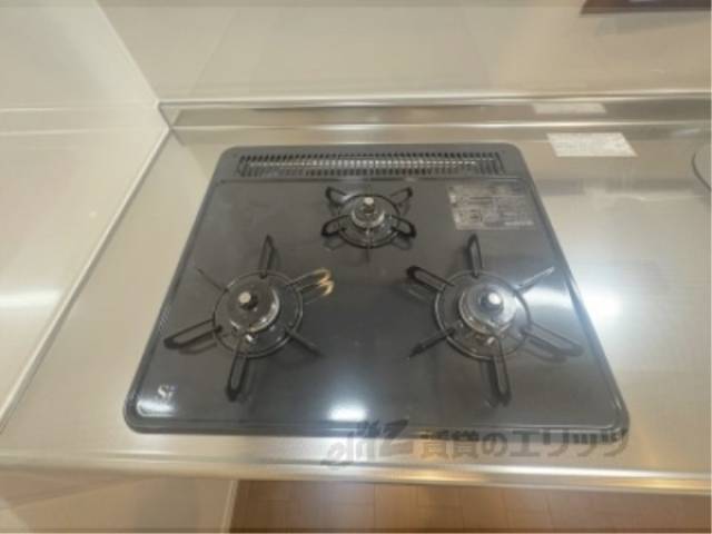 キッチン　3口コンロ