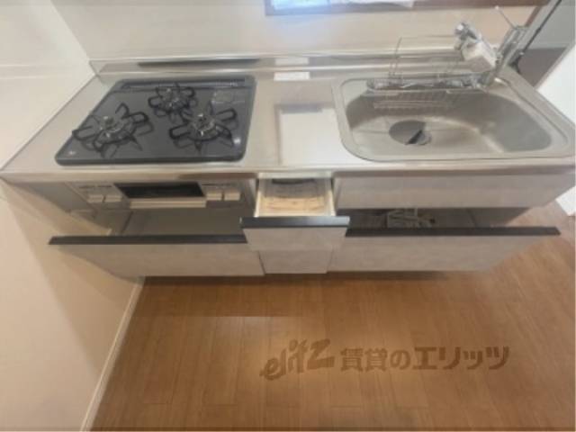 キッチン　収納下部