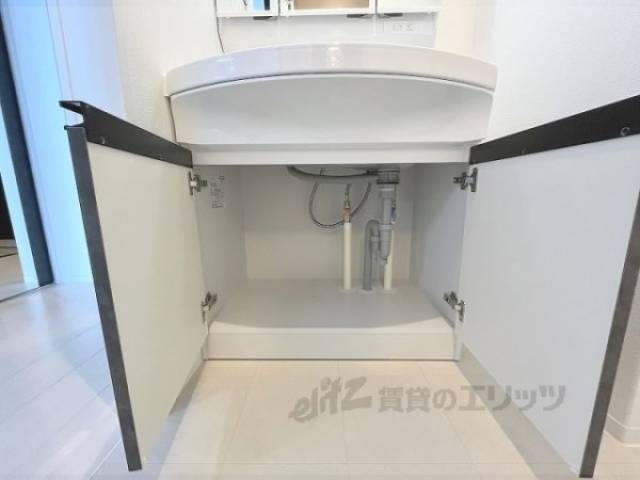 洗面所　洗面所下部収納