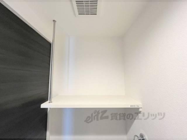 トイレ　トイレ上部収納