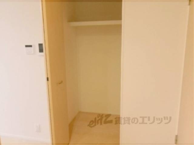 収納　キッチン横