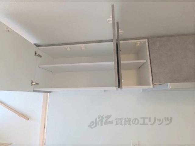 キッチン　キッチン上部収納