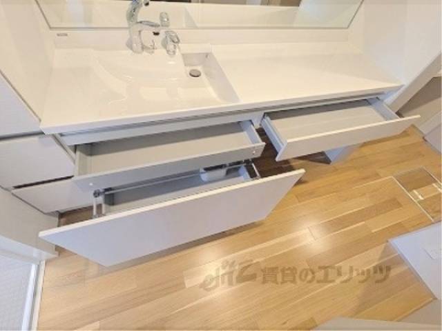 洗面所　洗面所下部収納