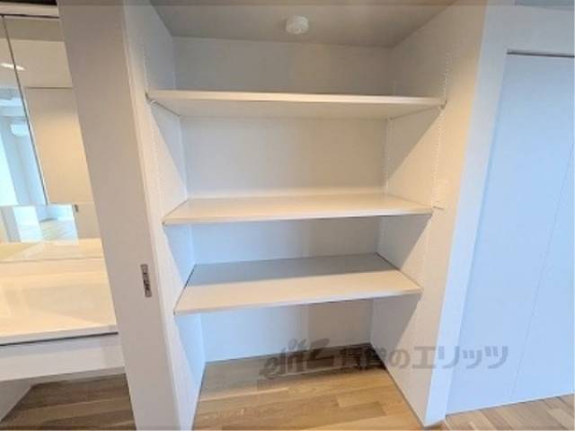 洗濯機置場　収納