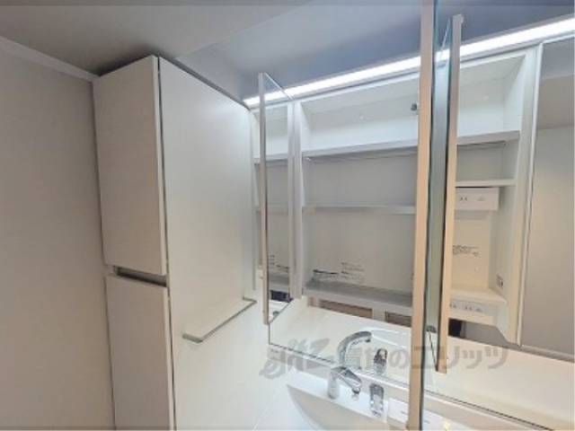 洗面所　洗面台収納