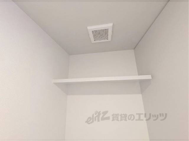 トイレ　トイレ上収納