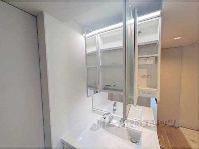 洗面所　洗面台収納