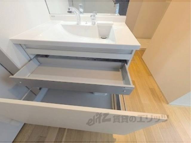 洗面所　洗面台収納