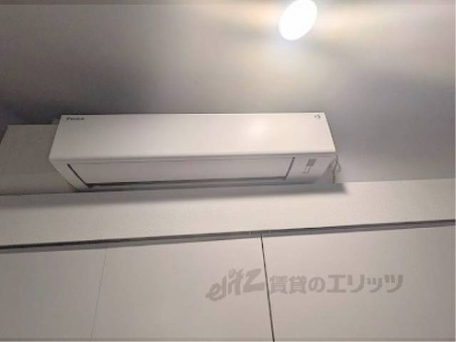 洋室　エアコン