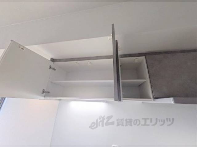 キッチン　キッチン上部収納