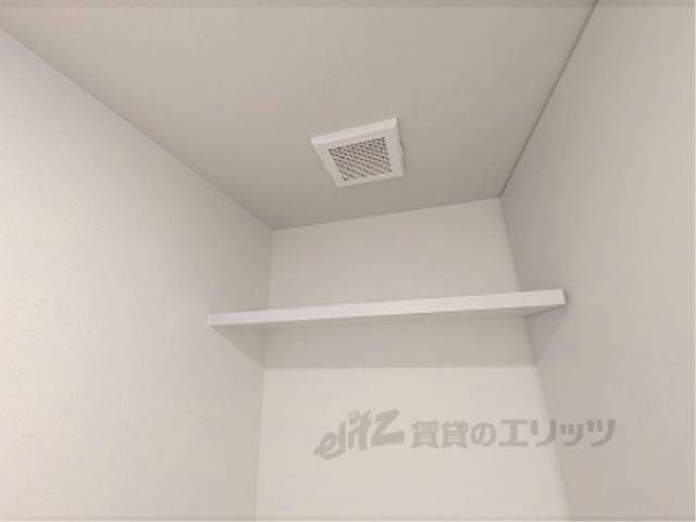 トイレ　トイレ上部収納