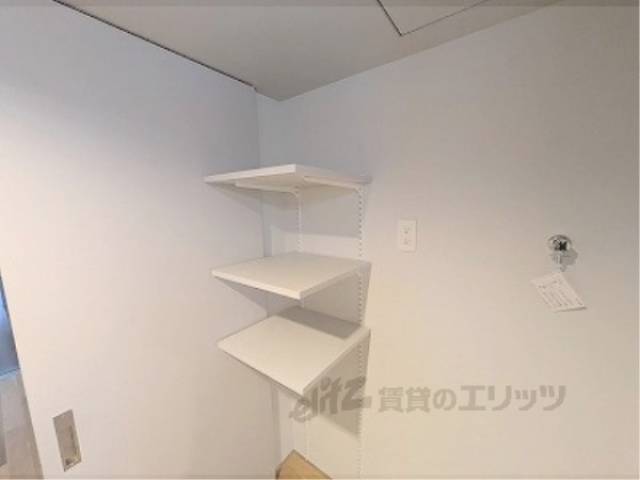 洗濯機置場　収納