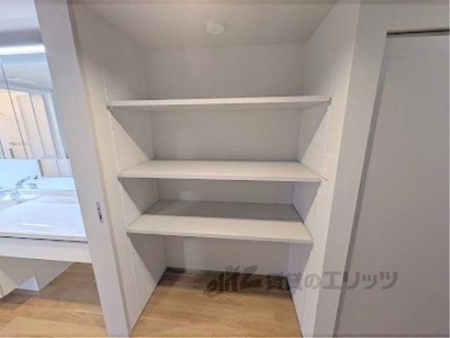 洗濯機置場　収納