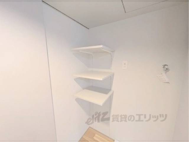 洗濯機置場　収納