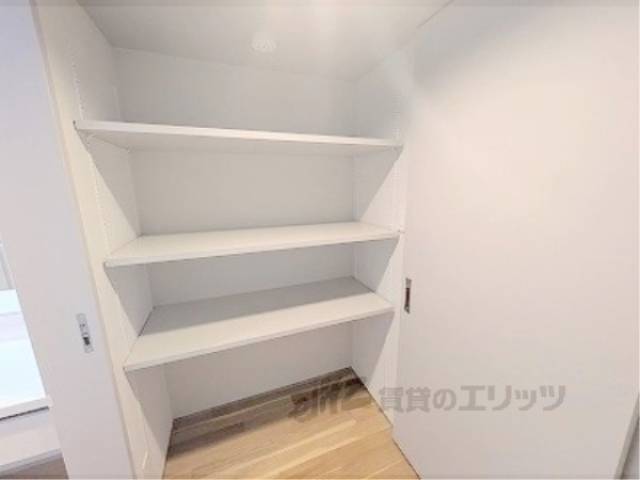 洗濯機置場　収納