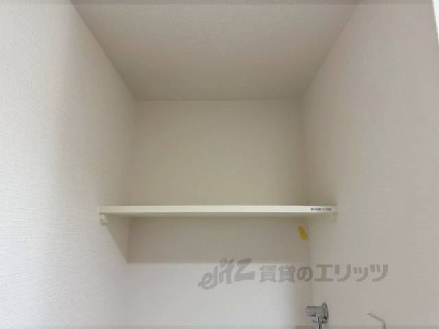 洗濯機置場　収納棚