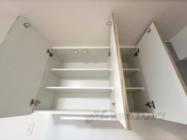 キッチン　上部収納