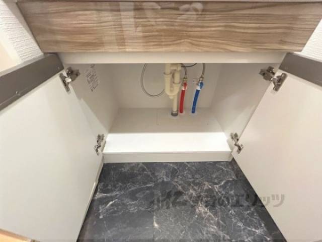 洗面所　下部収納
