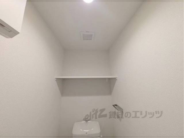 トイレ　トイレ収納