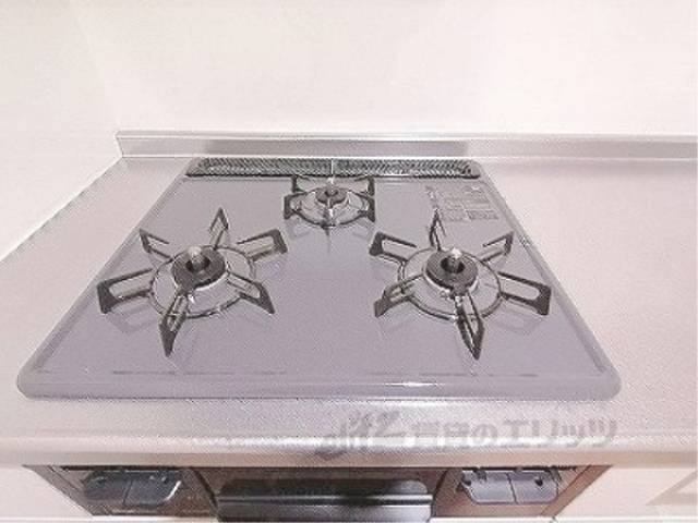 キッチン　ガス3口コンロ