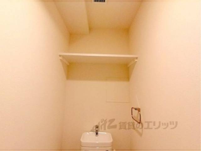 トイレ　トイレ上部収納