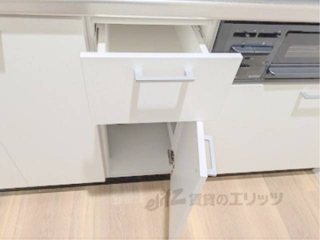 キッチン　キッチン下部収納