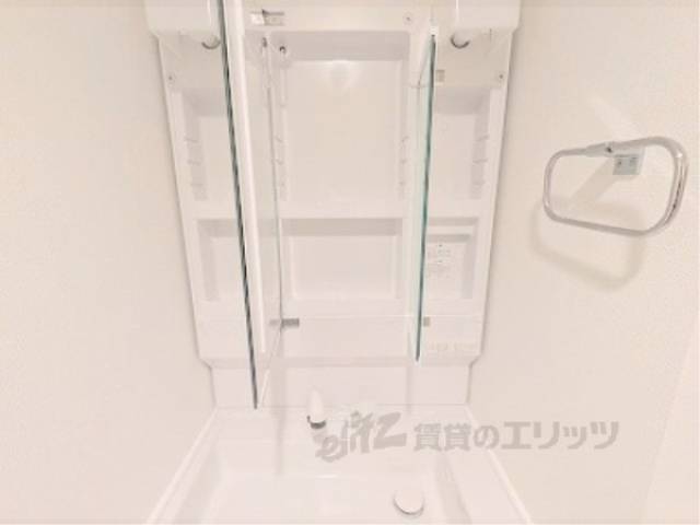 洗面所　洗面台収納