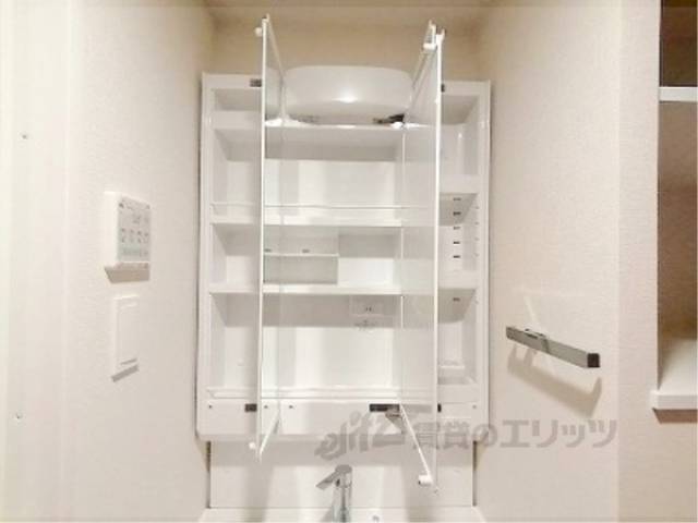 洗面所　洗面台収納